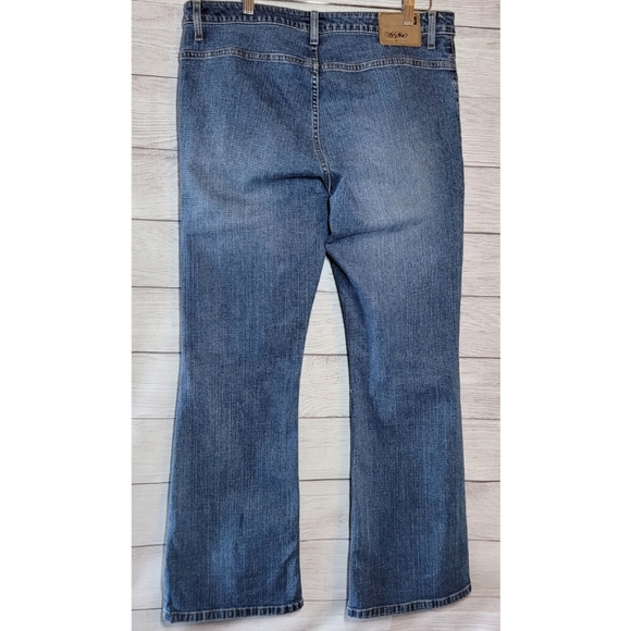 Mossimo Women's Jeans Stretch Blue Size 15 Boot Cut Wide Leg Flattering Retro - Picture 3 of 11
